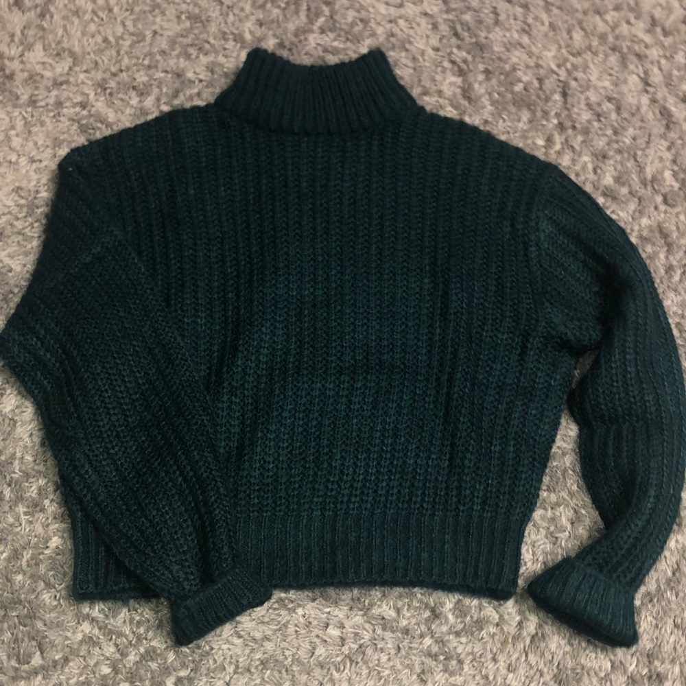 Emerald Green cropped turtleneck sweater